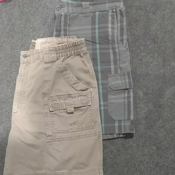 Columbia Other - Men's cargo shorts set. Sale now !!